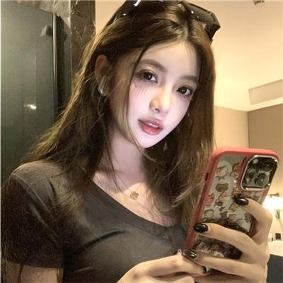 红色尾翼